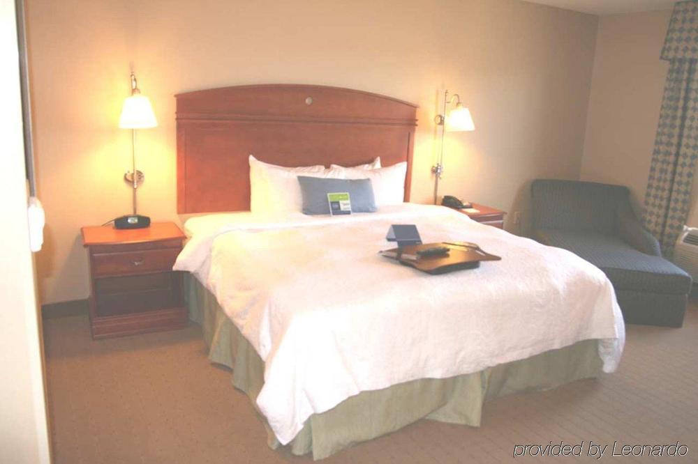 Hampton Inn & Suites Providence / Smithfield Room photo