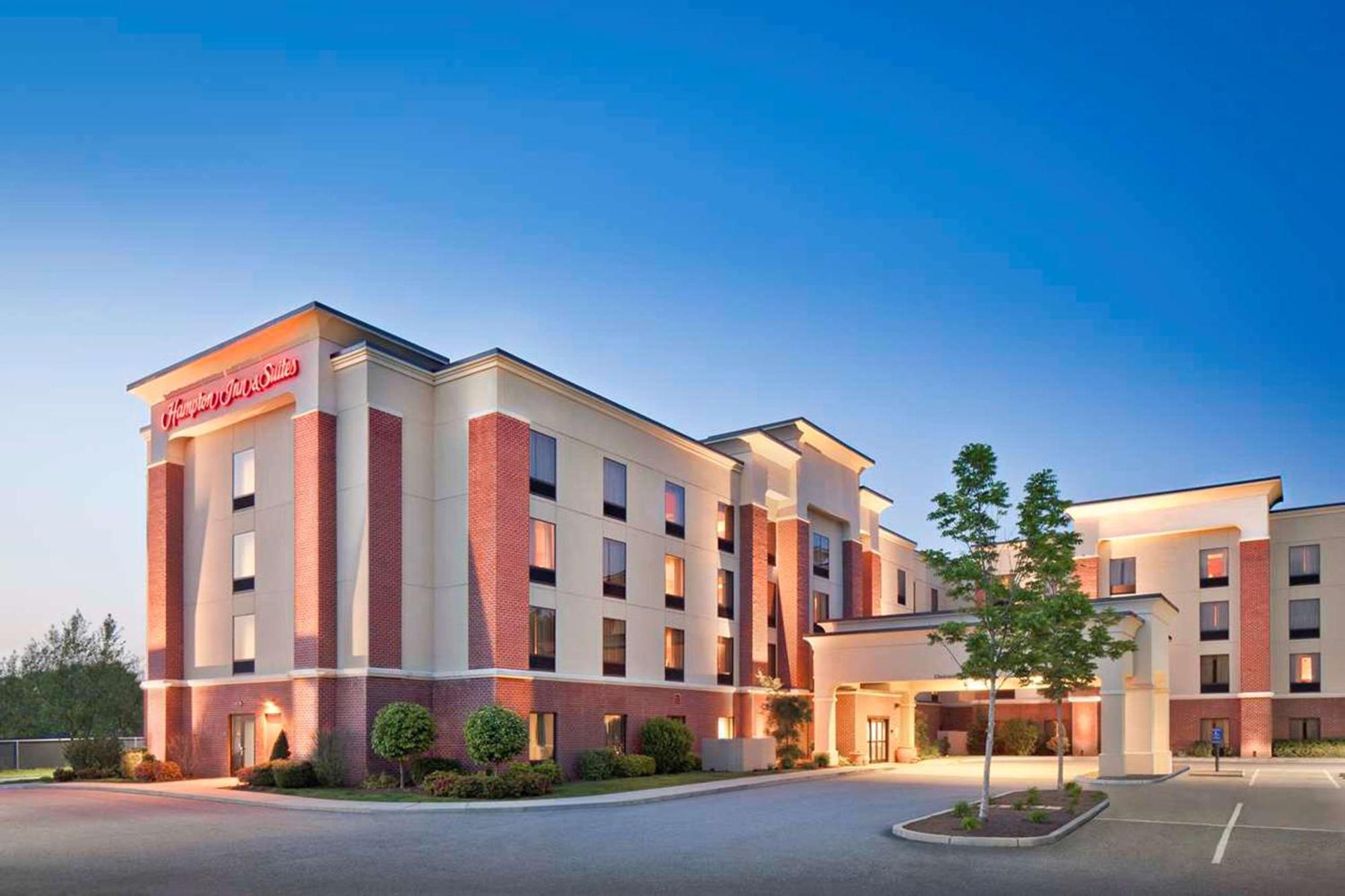 Hampton Inn & Suites Providence / Smithfield Exterior photo